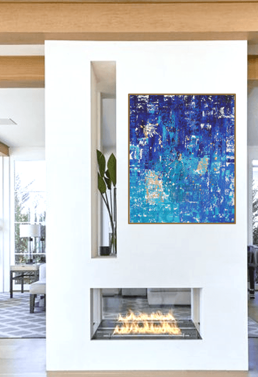 Azul oscuro above a fireplace