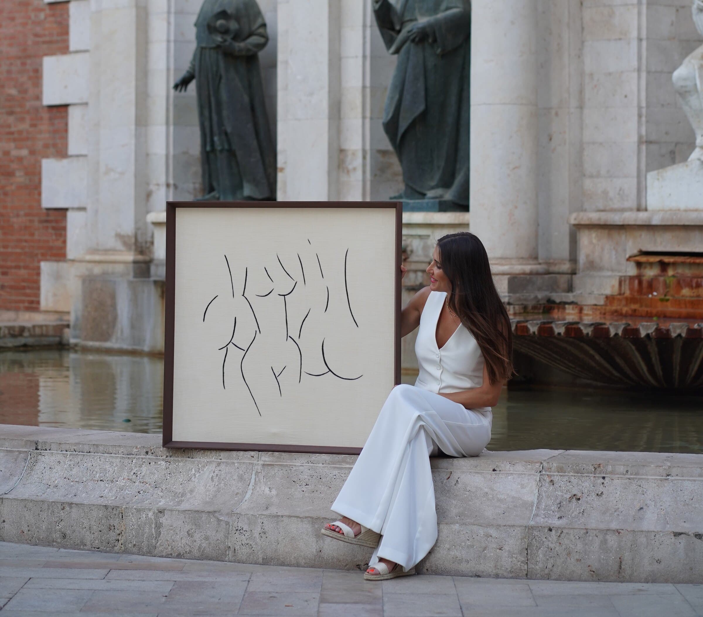 Paula de Motta with the three women linen work from the Women collection